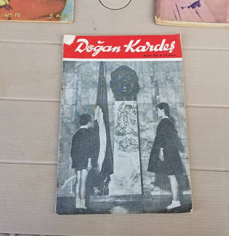 3 ADET ANTİKA DERGİ