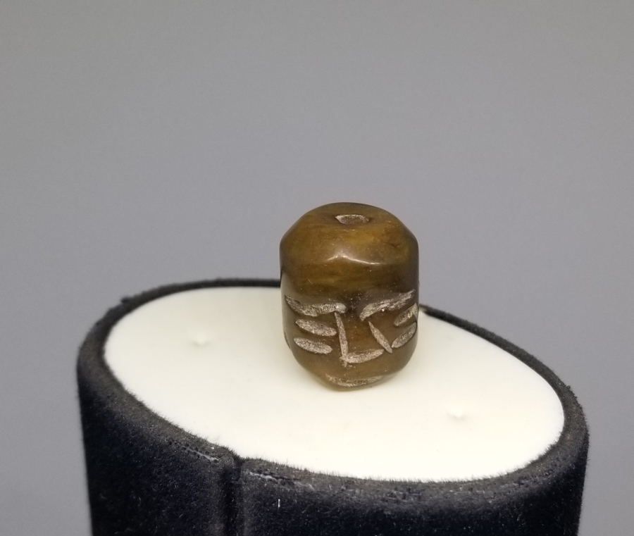 ÜZERİNDE SURET GÖRSELİ BULUNAN BÜYÜK BOY UZAKDOĞU MERCAN KOLYE HABBESİ