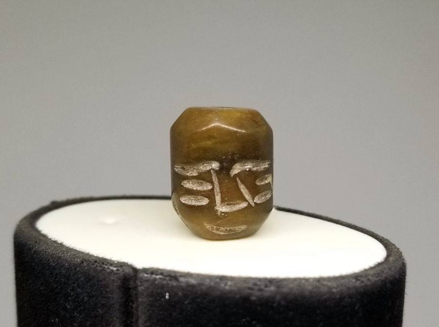 ÜZERİNDE SURET GÖRSELİ BULUNAN BÜYÜK BOY UZAKDOĞU MERCAN KOLYE HABBESİ