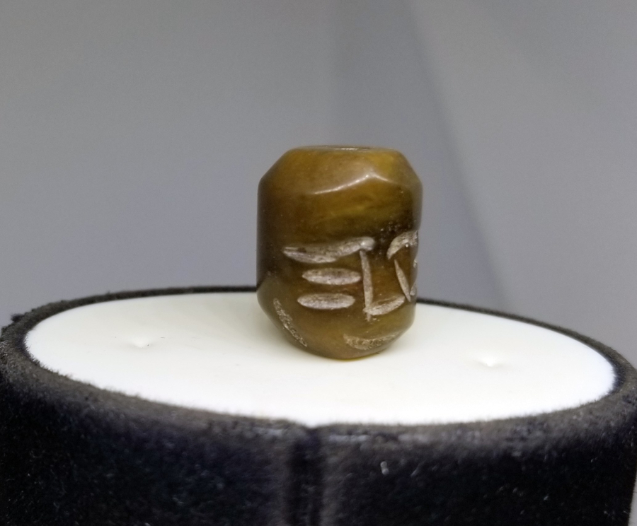 ÜZERİNDE SURET GÖRSELİ BULUNAN BÜYÜK BOY UZAKDOĞU MERCAN KOLYE HABBESİ