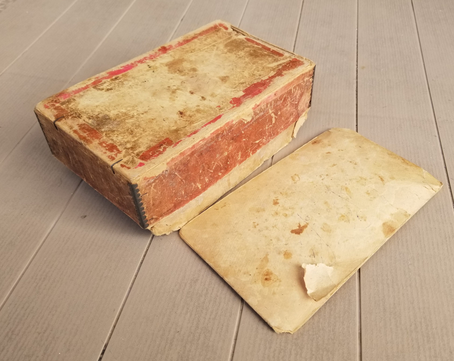 OSMANLICA - RUMCA VE FRANSIZCA YAZILI OSMANLI DÖNEMİ ÇOK NADİR İZMİR KAPAKLI KARTON KUTU