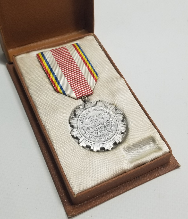 ORİJİNAL KUTUSUNDA NADİR SOVYET KURTULUŞ MADALYASI