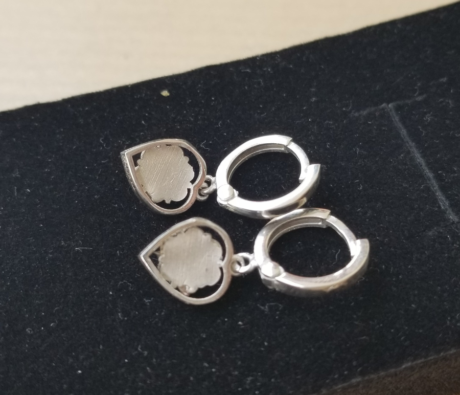 PIRLANTA TAŞLI KALP FORMLU KÜPE