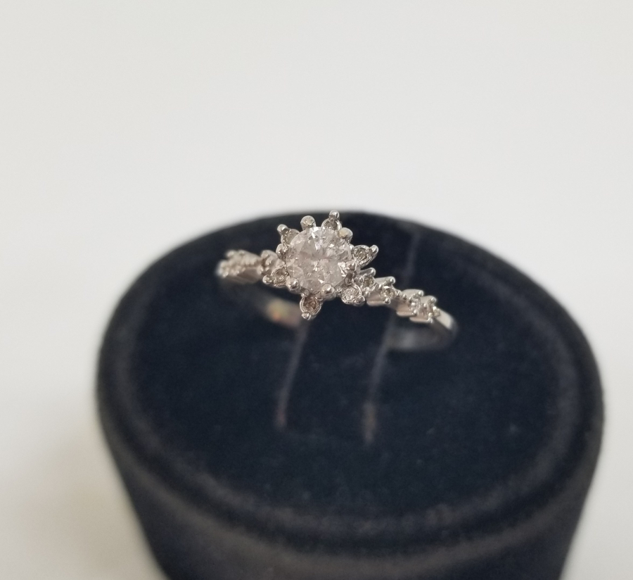 YILDIZ FORMLU PIRLANTA TAŞLI TEKTAŞ YÜZÜK