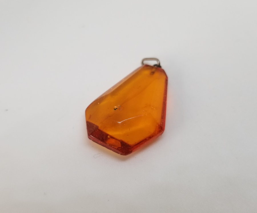 ARMUDİ FORMDA ÖZEL YAPIM DAMLA KEHRİBAR KOLYE