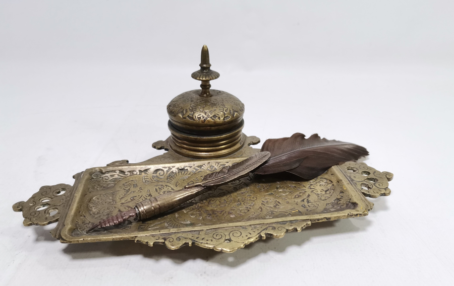 KABARTMA İŞÇİLİKLİ OSMANLI DÖNEMİ BRONZ HOKKA - DİVİT TAKIMI