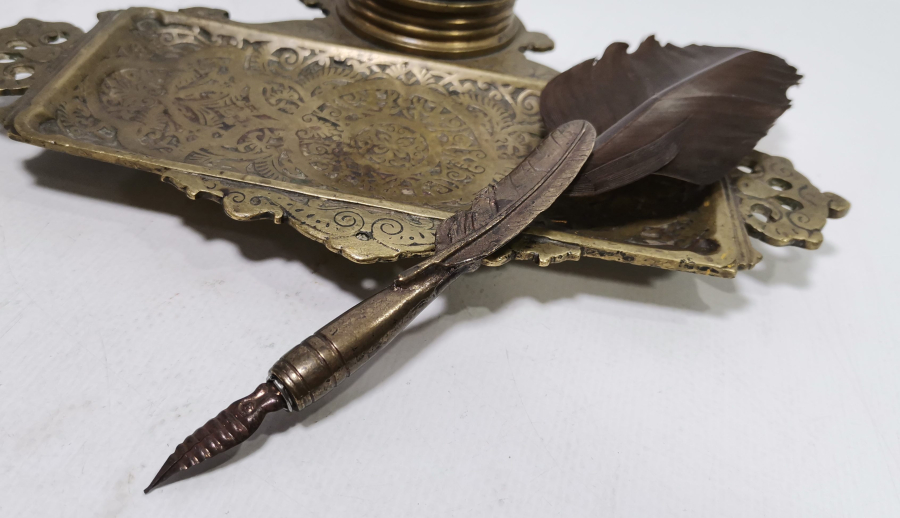 KABARTMA İŞÇİLİKLİ OSMANLI DÖNEMİ BRONZ HOKKA - DİVİT TAKIMI