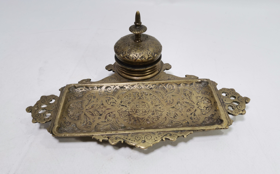 KABARTMA İŞÇİLİKLİ OSMANLI DÖNEMİ BRONZ HOKKA - DİVİT TAKIMI