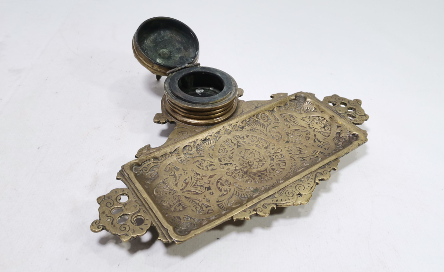 KABARTMA İŞÇİLİKLİ OSMANLI DÖNEMİ BRONZ HOKKA - DİVİT TAKIMI