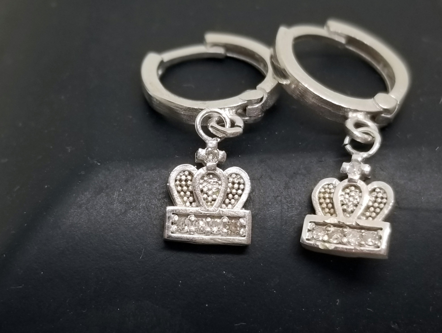 PIRLANTA TAŞLI İNGİLİZ KRALİYET TACI MODELİ KÜPE