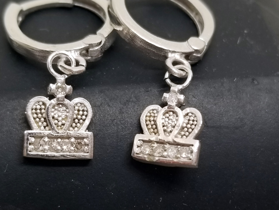 PIRLANTA TAŞLI İNGİLİZ KRALİYET TACI MODELİ KÜPE