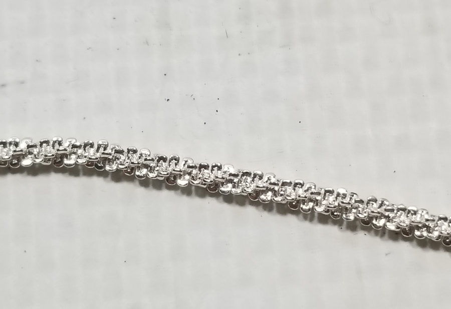 KABARTMA İŞÇİLİKLİ GÜMÜŞ BİLEKLİK