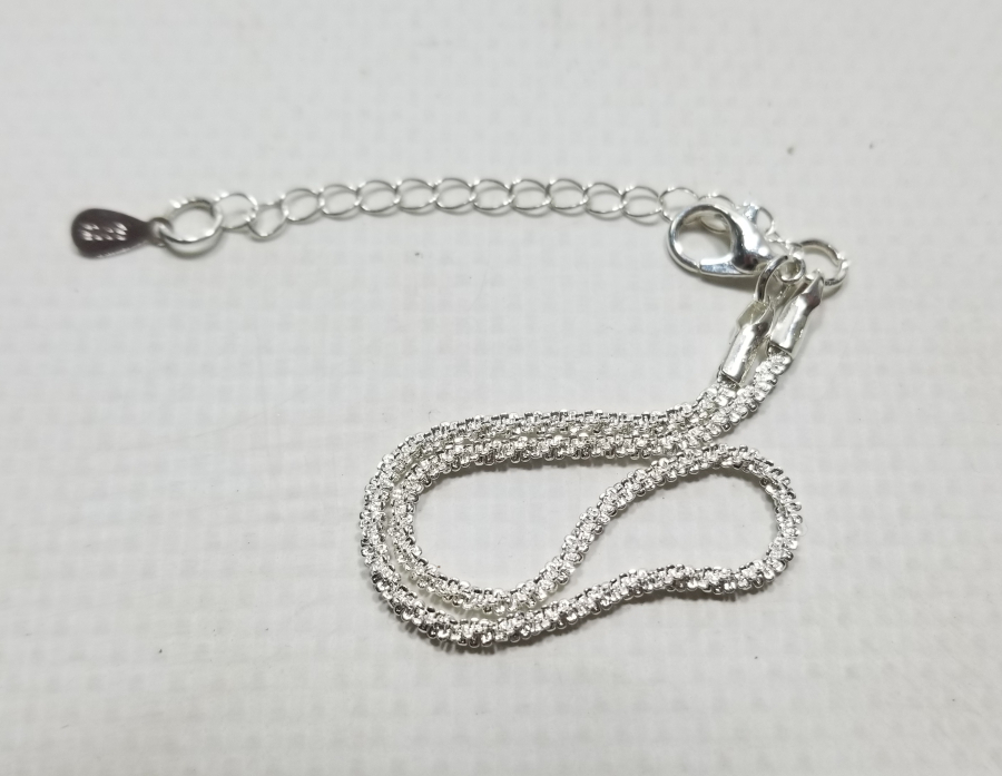 KABARTMA İŞÇİLİKLİ GÜMÜŞ BİLEKLİK