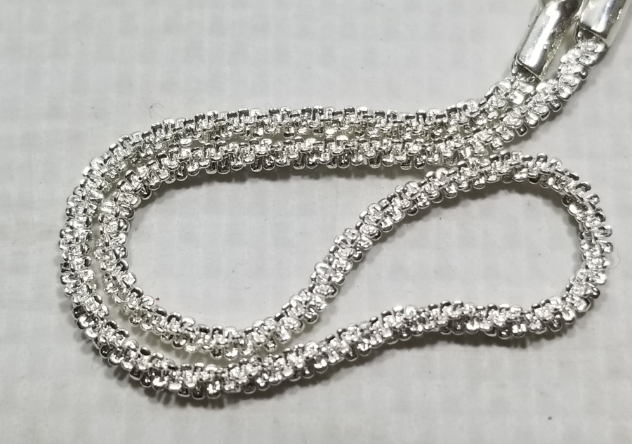 KABARTMA İŞÇİLİKLİ GÜMÜŞ BİLEKLİK