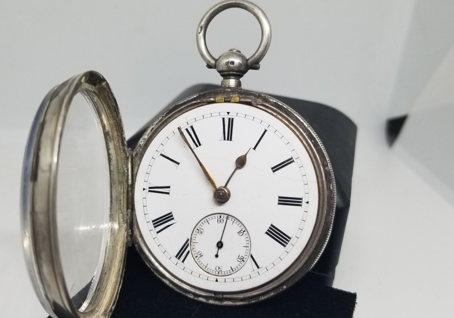 NADİR TİPTE GÜMÜŞ KASA YARIM PRİOR CEP SAATİ