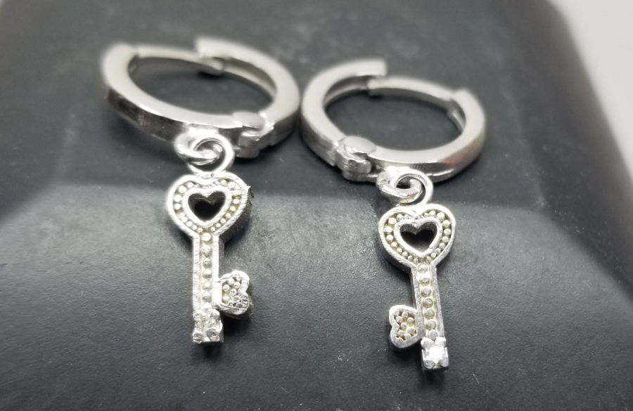 PIRLANTA TAŞLI ÖZEL YAPIM KÜPE