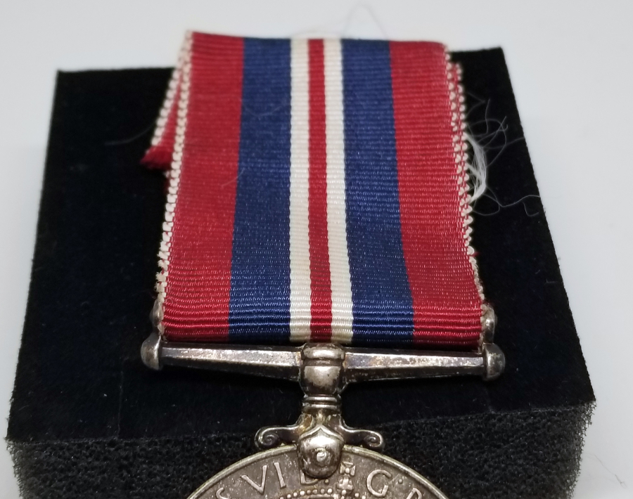 2. DÜNYA SAVAŞI DÖNEMİ İNGİLİZ ÜSTÜN HİZMET MADALYASI