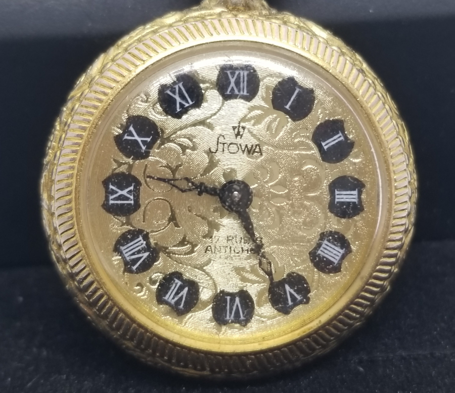 ALTIN KAPLAMA KURMALI ANTİKA CEP SAATİ