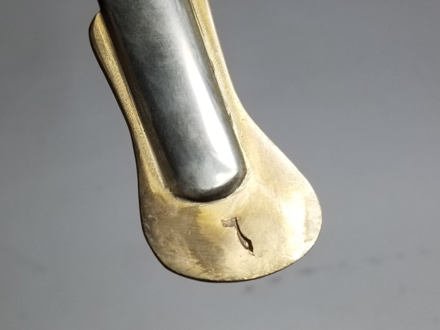 BOYNUZ SAPLI CUMHURİYET BAŞLARI NADİR SUBAY KILICI