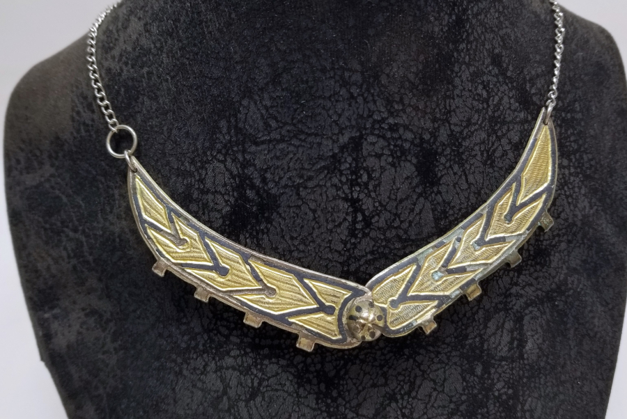 ÜZERİ ALTIN VERMEYLİ VE SAVAT İŞÇİLİKLİ GÜMÜŞ GERDANLIK