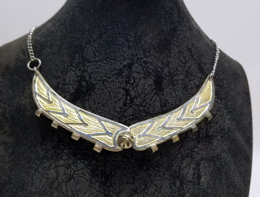 ÜZERİ ALTIN VERMEYLİ VE SAVAT İŞÇİLİKLİ GÜMÜŞ GERDANLIK