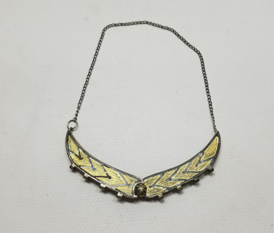 ÜZERİ ALTIN VERMEYLİ VE SAVAT İŞÇİLİKLİ GÜMÜŞ GERDANLIK