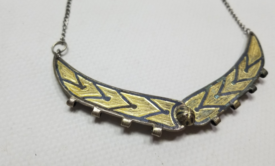 ÜZERİ ALTIN VERMEYLİ VE SAVAT İŞÇİLİKLİ GÜMÜŞ GERDANLIK