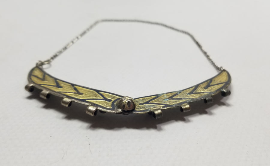 ÜZERİ ALTIN VERMEYLİ VE SAVAT İŞÇİLİKLİ GÜMÜŞ GERDANLIK