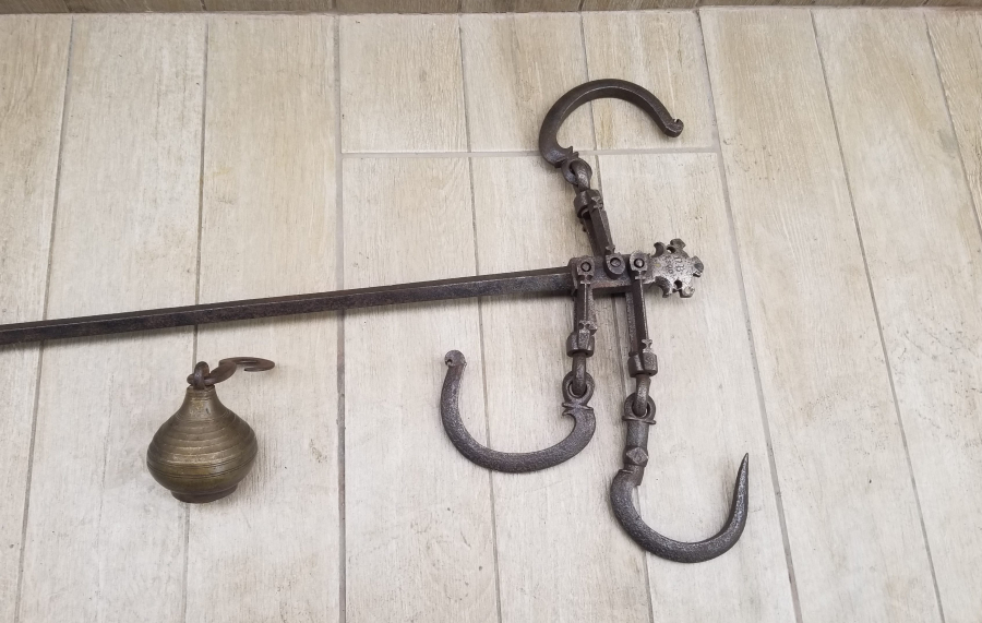 ÜZERİ RUMCA VE YAZILI NADİR TİPTE BÜYÜK BOY KANTAR