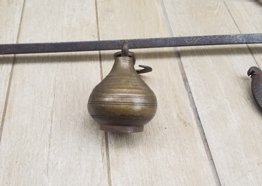 ÜZERİ RUMCA VE YAZILI NADİR TİPTE BÜYÜK BOY KANTAR