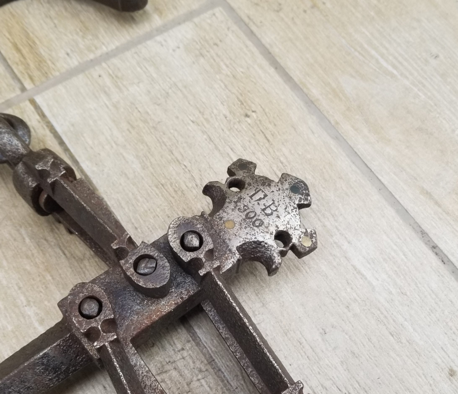 ÜZERİ RUMCA VE YAZILI NADİR TİPTE BÜYÜK BOY KANTAR