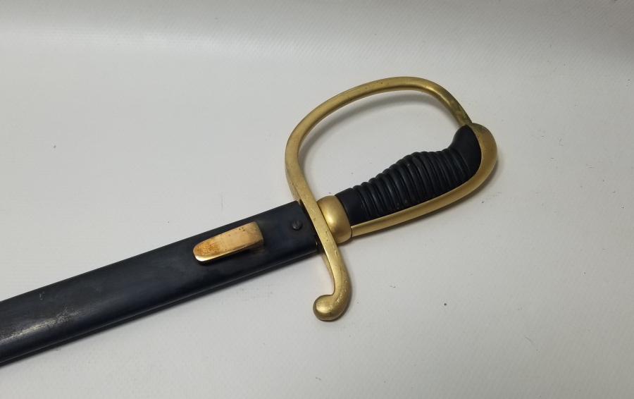 ÜZERİNDE SAHİBİNİN ADININ YAZILI OLDUĞU OSMANLI DÖNEMİ ALLAH BİZİMLE YAZILI ORİJİNAL KININDA TOPÇU SUBAY KILICI