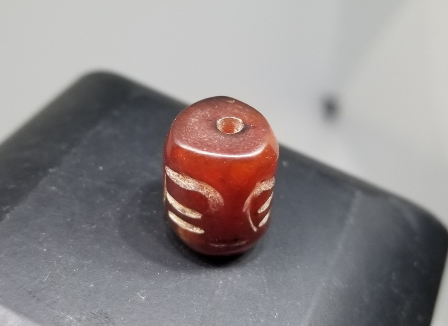 ÜZERİNDE SURET GÖRSELİ BULUNAN BÜYÜK BOY UZAKDOĞU YEŞİM KOLYE HABBESİ