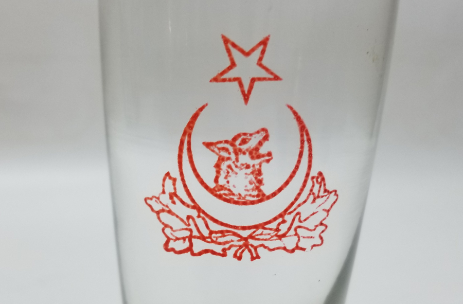 CUMHURİYET BAŞLARI ÇOK NADİR ÜZERİ BOZKURT VE AY YILDIZLI BARDAK