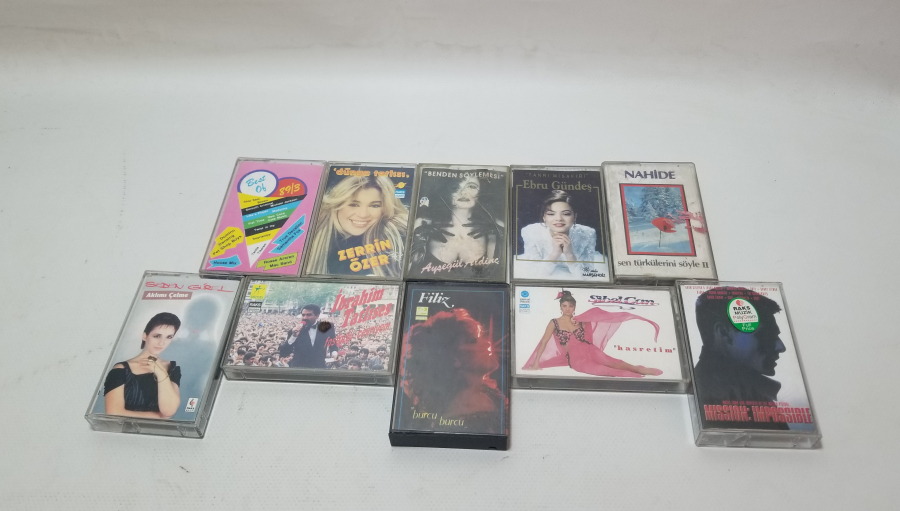 İÇLERİ DOLU NOSTALJİK KASET LOTU