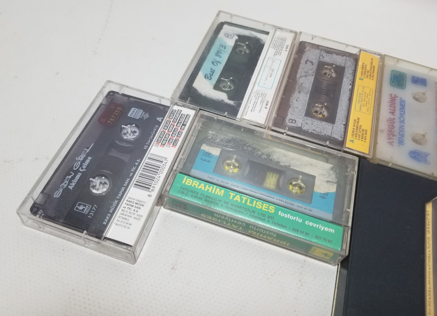İÇLERİ DOLU NOSTALJİK KASET LOTU