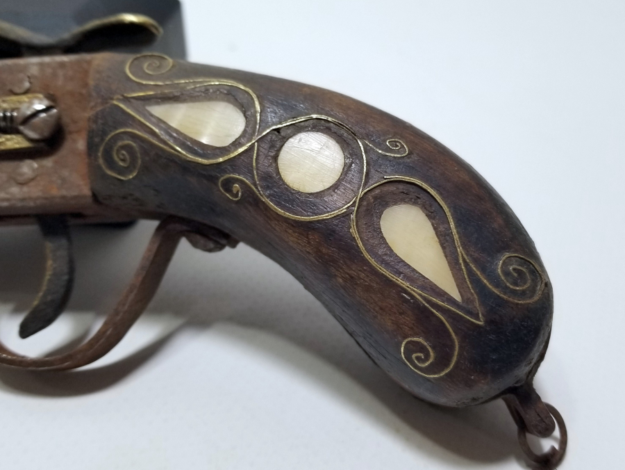 ÜZERİ SEDEFLİ DEKORATİF GAZİANTEP YAPIMI PİŞTOV