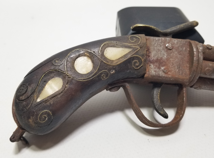 ÜZERİ SEDEFLİ DEKORATİF GAZİANTEP YAPIMI PİŞTOV