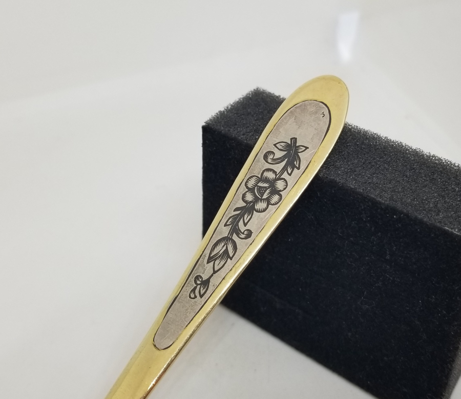 ALTIN VERMEYLİ VE SAVAT İŞÇİLİKLİ ANTİKA GÜMÜŞ SERVİS KAŞIĞI