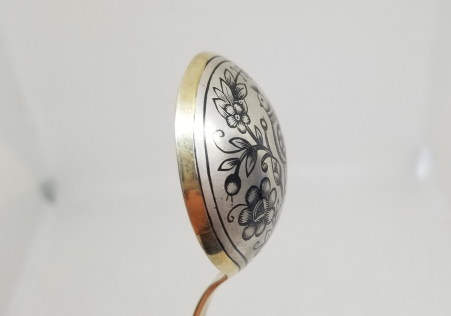 ALTIN VERMEYLİ VE SAVAT İŞÇİLİKLİ ANTİKA GÜMÜŞ SERVİS KAŞIĞI