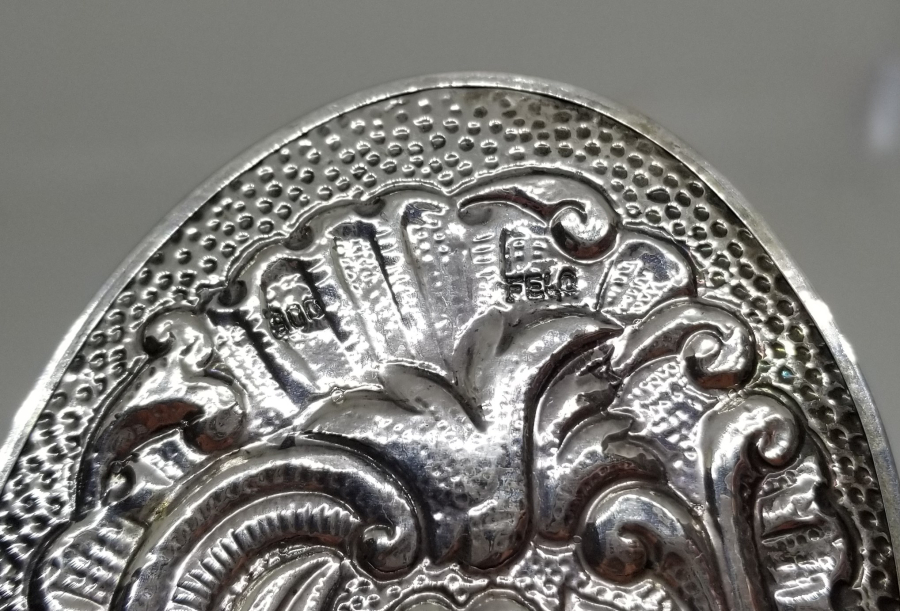 KABARTMA İŞÇİLİKLİ ANTİKA GÜMÜŞ EL AYNASI