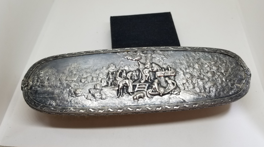 KABARTMA İŞÇİLİKLİ ANTİKA GÜMÜŞ ELBİSE FIRÇASI