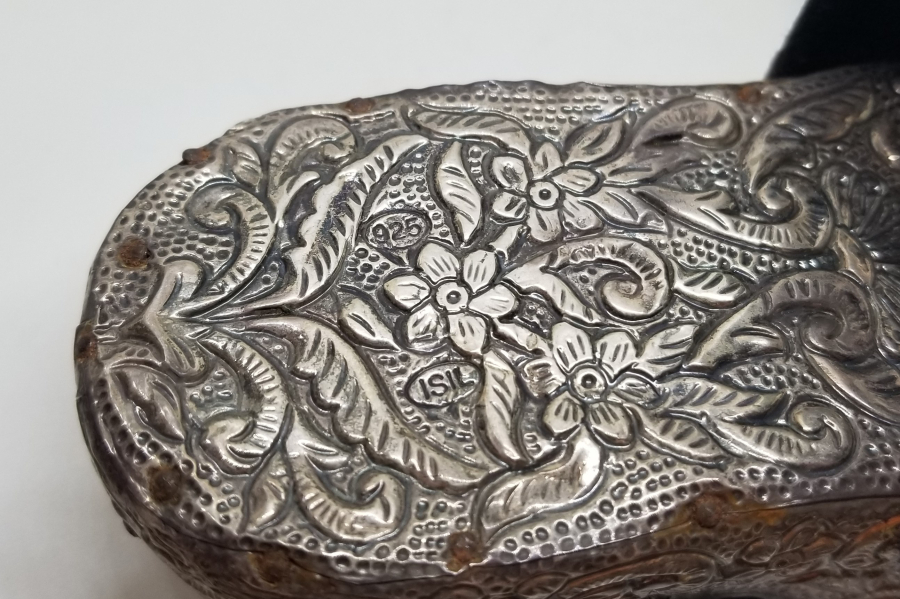 KABARTMA İŞÇİLİKLİ ANTİKA GÜMÜŞ KUŞLU BEBEK TAKUNYASI