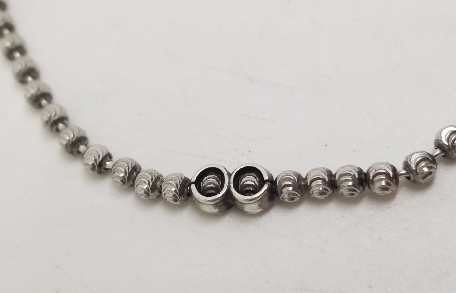 KABARTMA İŞÇİLİKLİ GÜMÜŞ BİLEKLİK