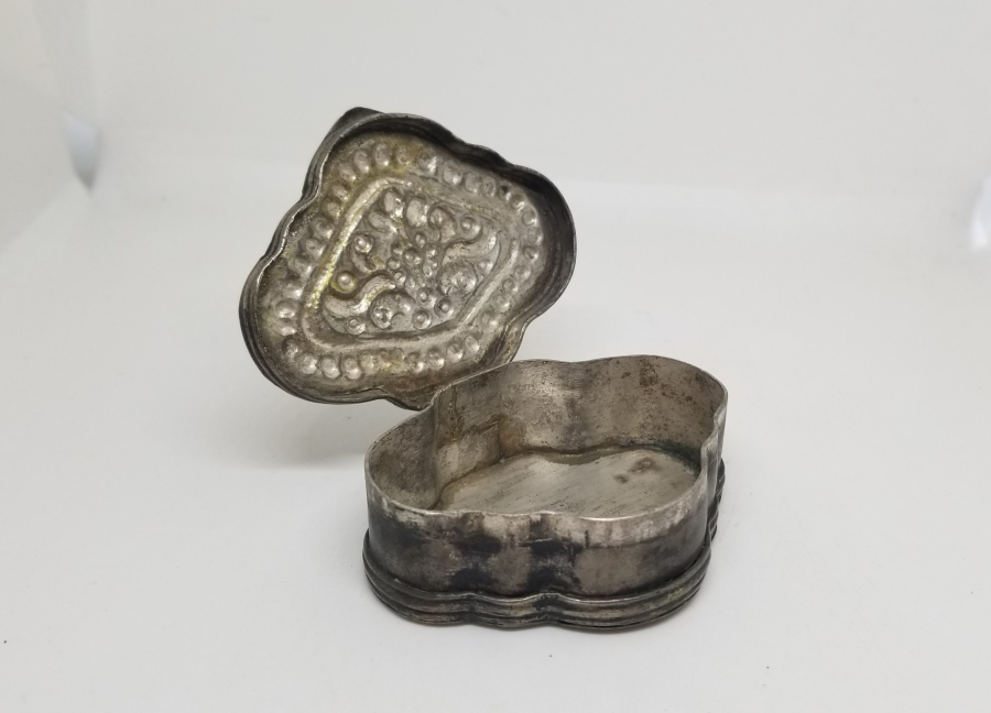 KABARTMA İŞÇİLİKLİ OSMANLI DÖNEMİ GÜMÜŞ ENFİYE KUTUSU