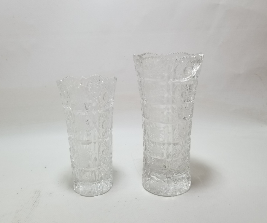 KRİSTAL KESME İŞÇİLİKLİ İKİ ADET ANTİKA CAM VAZO