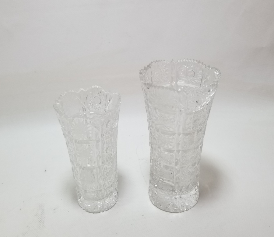 KRİSTAL KESME İŞÇİLİKLİ İKİ ADET ANTİKA CAM VAZO