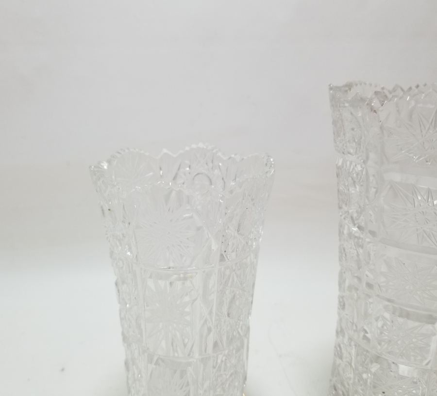 KRİSTAL KESME İŞÇİLİKLİ İKİ ADET ANTİKA CAM VAZO