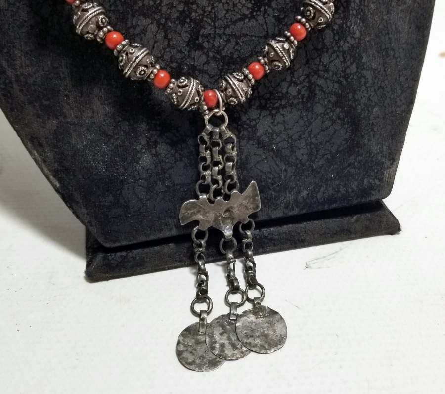 ÖZEL YAPIM AKİK TAŞLI VE GÜMÜŞ HABBELİ GERDANLIK