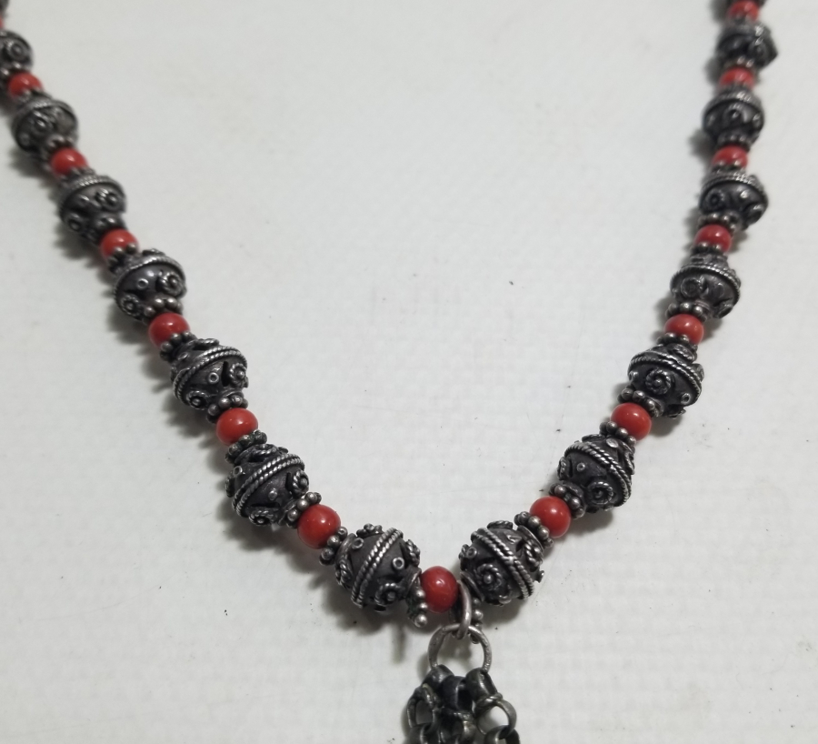 ÖZEL YAPIM AKİK TAŞLI VE GÜMÜŞ HABBELİ GERDANLIK